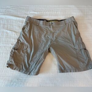Lee Men's Tan Cargo Shorts